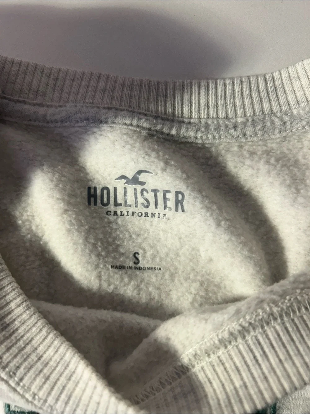 NYC Hollister COZY & FASHIONABLE Crew Neck - Picture 3 of 4